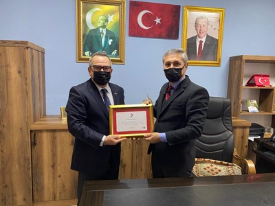 Türk Kızılay Salihli Şubesinden İlçe Milli Eğitim Müdürü Mahmut YENEN’ne Ziyaret